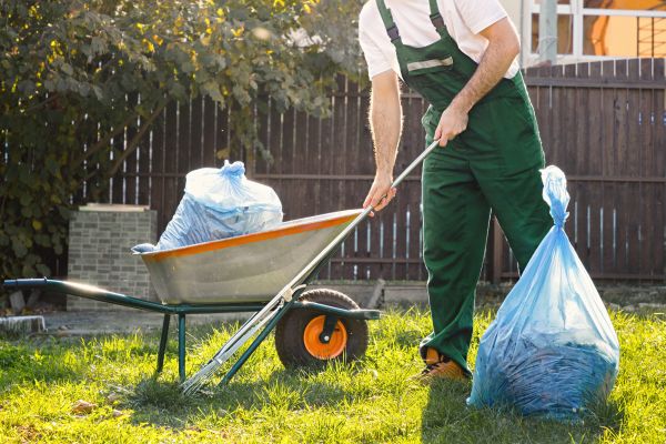 Cost of Yard Cleaning in Hixson